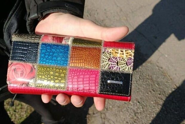 Шукають Ірину, власницю гаманця з документами, який знайшли в луцькому парку (Фото)