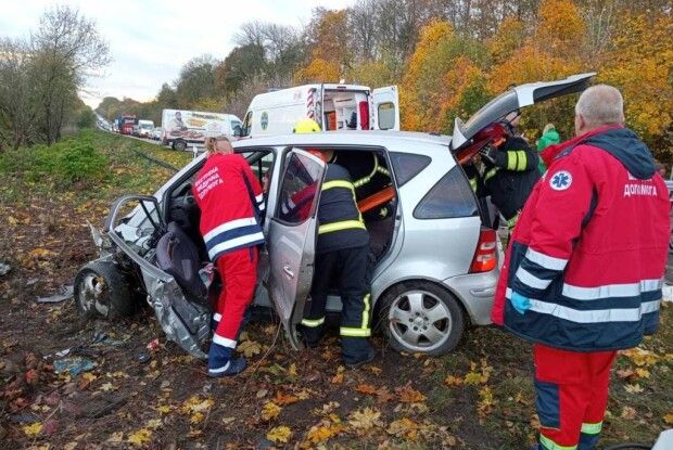 На трасі Луцьк-Львів сталася аварія: відомі деталі (Фото)