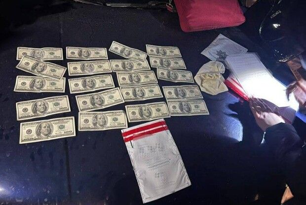 Працівницю військкомату на Рівненщині спіймали на хабарі: її судили