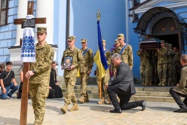 Депутати, активісти чи просто партійці: Порошенко оприлюднив список загиблих з 24 лютого 2022 року членів команди