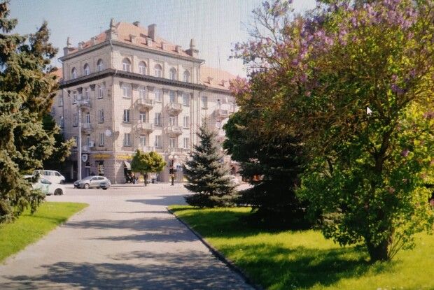 Фотохудожник з Луцька показав, як місто рожевіє у бузках