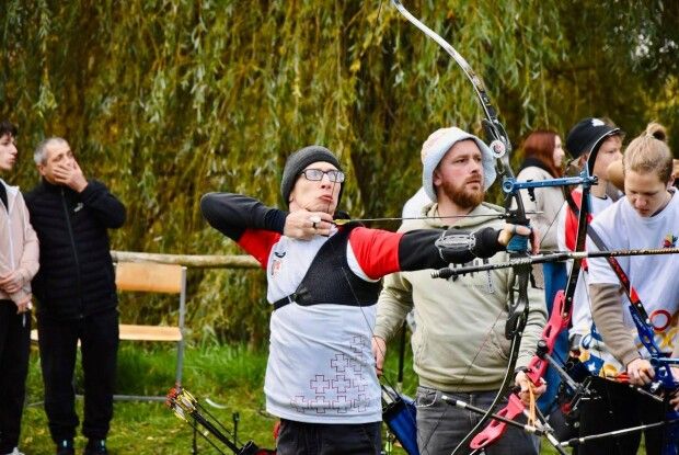 Влучні постріли і незламний дух: у Луцьку відбувся Чемпіонат Волині з пара стрільби з лука