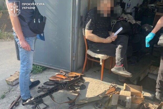 Судитимуть жителя Одеси, який незаконно збував зброю на Волинь