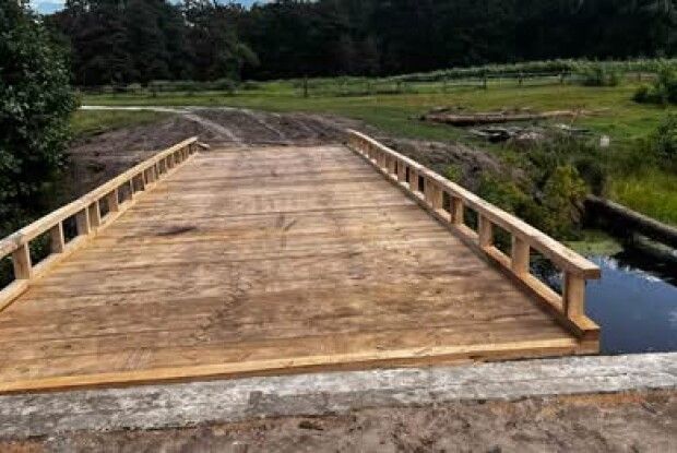 На Волині селяни збудували транспортний міст  своїми силами