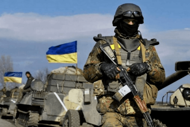  «Мамо, 15 «двохсотих»! На танку дивились кіно»: рашист розповів про удар під час «культурної програми» (Відео)