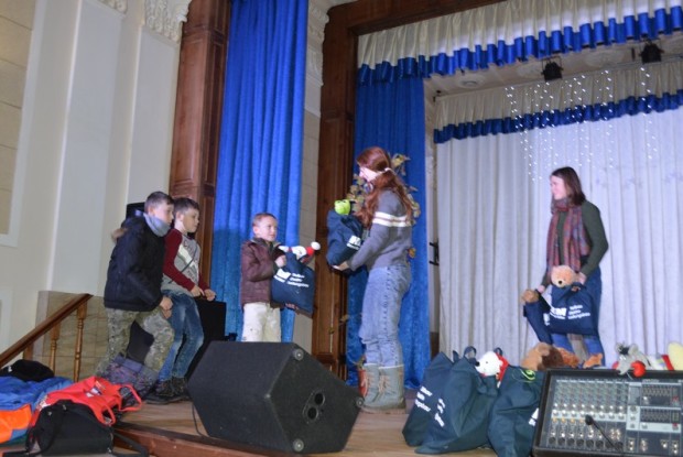 Німецькі благодійники привезли новорічні подарунки для юних ковельчан