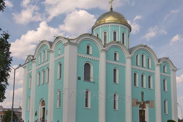 На стінах волинського собору роздивилися російського самодержця (Фото)