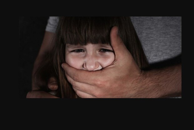 4-річну дівчинку розбещував... рідний батько