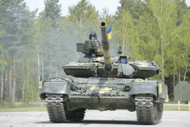 Вперше за час війни США допоможуть передати Україні танки. Радянські танки