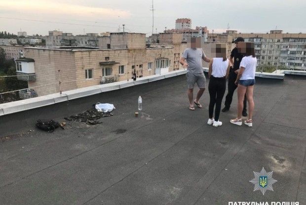 Рівненські патрульні зіпсували дітям алкогольну вечірку