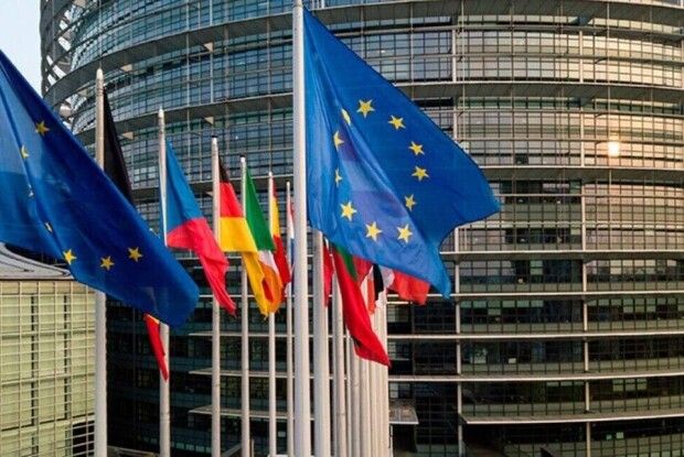 Європарламент закликав владу України припинити тиск на ЗМІ і блокування опозиції