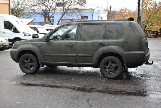 З Луцька на передову відправили позашляховик