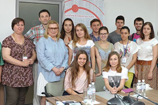 УКРАЇНЦІ ВШАНУВАЛИ ПАМ’ЯТЬ ВАЛЕРІЇ НОВОДВОРСЬКОЇ