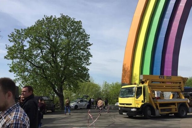 Націоналісти зірвали процес перетворення київського «ярма» на веселку