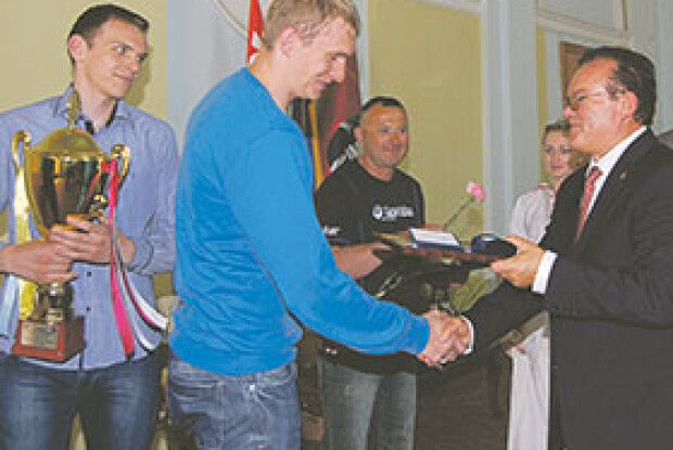 73-й ДЕНЬ НАРОДЖЕННЯ ЛЕСИНОГО ВИШУ