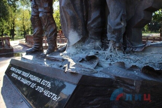 В окупованому Луганську невідомі підірвали пам'ятник загиблим бойовикам 