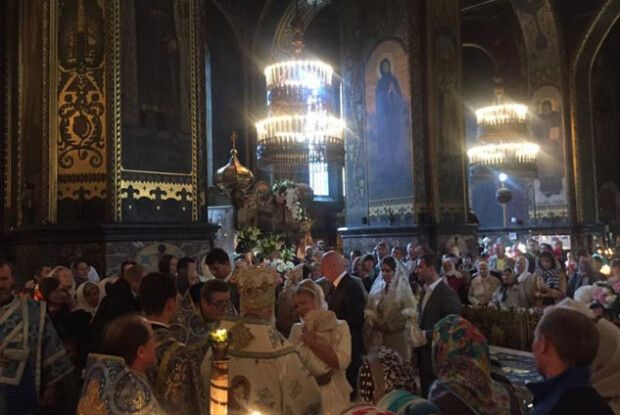 Тимошенко сьогодні охрестила онуку (фото)