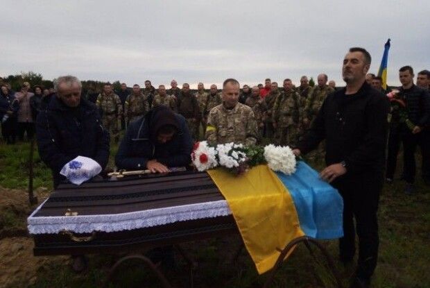 Волинь у жалобі: в останню дорогу провели Героїв Івана Литвинюка та Валерія Лук’янчука (Фото)