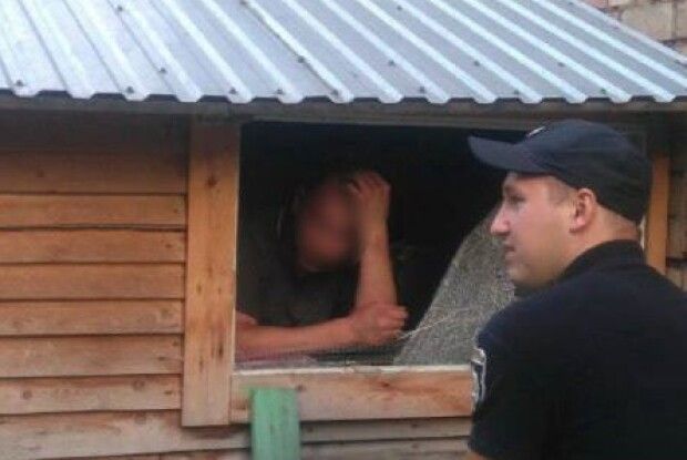  Злодій виглянув з вікна, а там – поліція (фото)