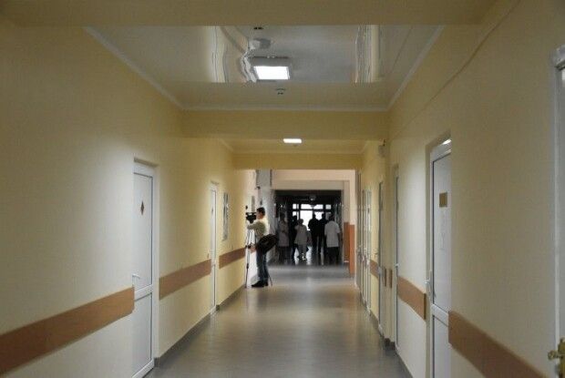 У яких медичних закладах Луцька зафіксовано хворих на коронавірус серед працівників
