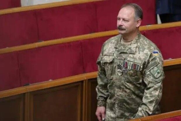 Три роки тому на фронті загинув Олег Барна: Порошенко поділився спогадами про побратима