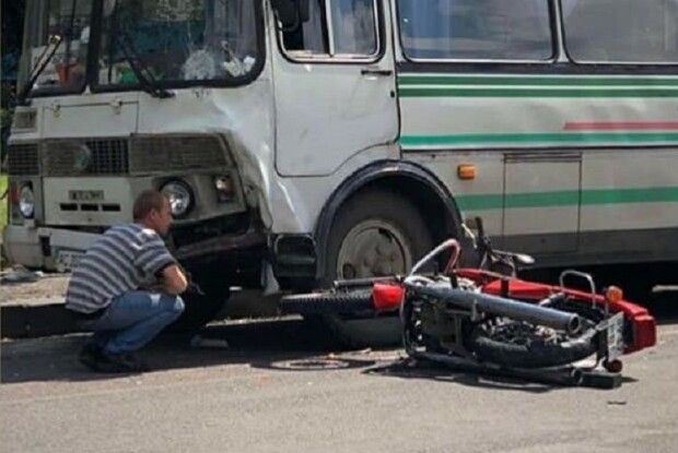 Збирають допомогу 17-річному волинянину, який на мотоциклі потрапив в аварію у Рожищі