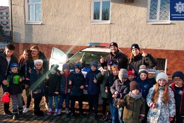 Волинські поліцейські подбали про безпеку діток Героїв