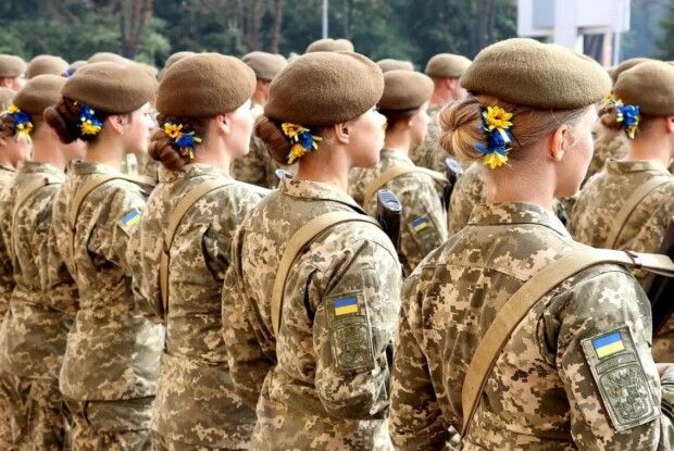 Красуні на «нулі»: скільки жінок вже вступило до лав ЗСУ