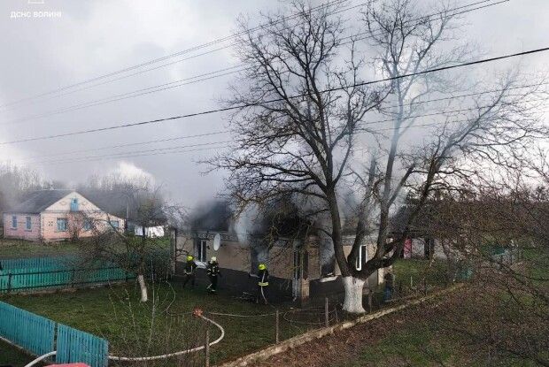 Якби не вогнеборці, кілька родин волинян на Вербну неділю залишилися б без даху над головою