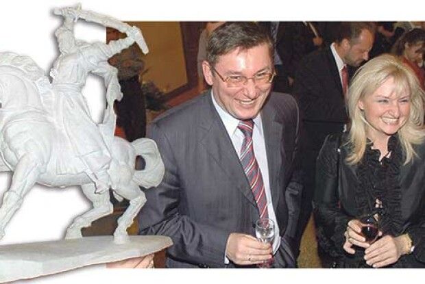 Луценки дадуть п’ять мільйонів вершнику на коні?