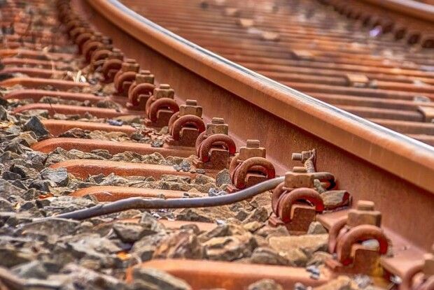 На Волині на залізничній колії знайшли чоловіка