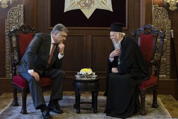 Петро ПОРОШЕНКО: «Україна не питатиме дозволу ні в Путіна, ні в Кирила, як нам молитися»