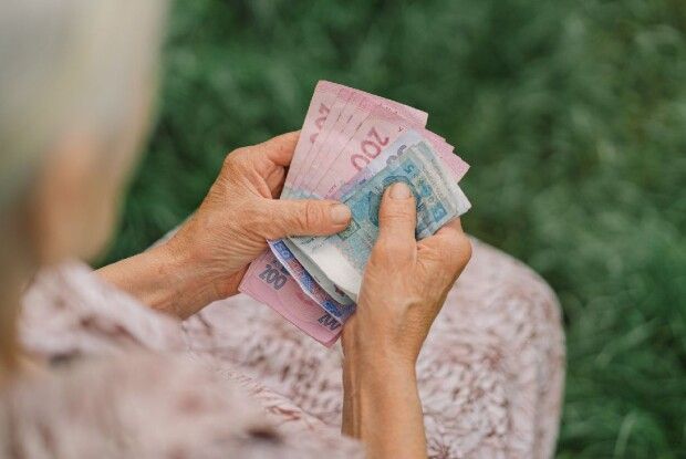 Кому з українців у липні доплатять пенсію