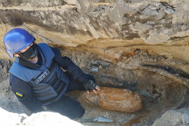 У самісінькому центрі Сарн знайшли авіабомбу в бойовому стані (фото)
