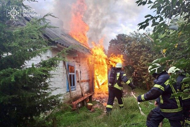 На Волині рятувальники мчали на пожежу у приміське село 