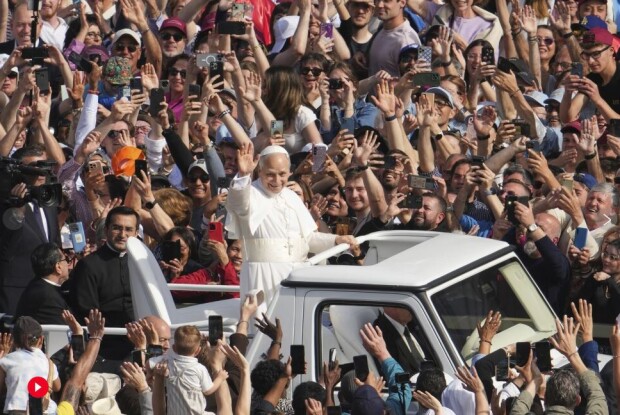 Під час інавгурації нового Папи Римського Зеленський і Ді Венс потиснули один одному руки