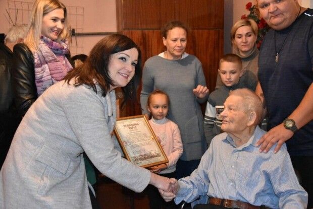 Жителя Луцька Михайла Алексєєвцева привітали із 100-літтям