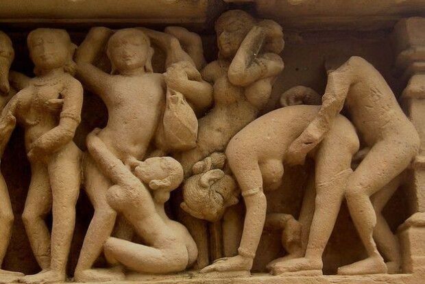 Українці вирішили влаштувати оргію у день ядерного удару на одній з київських гір