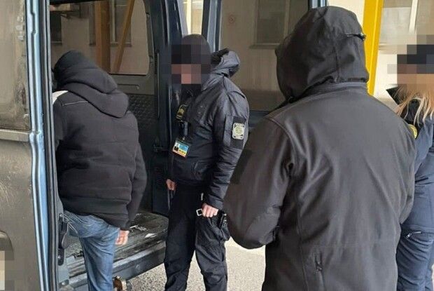 На Волинській митниці – обшуки