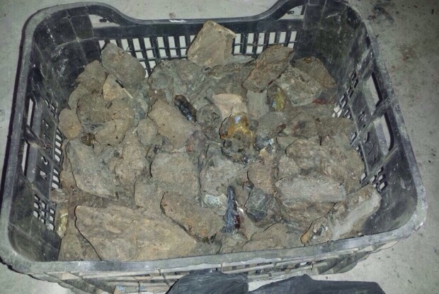 На Волині в підпільних цехах вилучено близько 200 кг бурштину (Фото)
