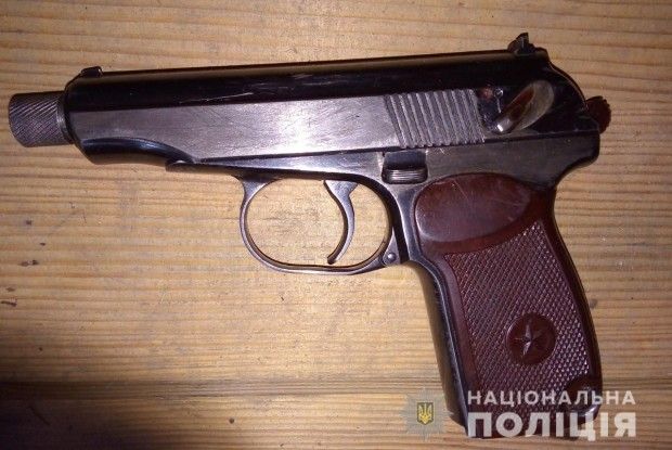 Поліція вилучила у волинянина пістолет та набої 