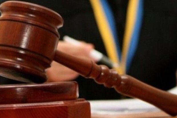 Суд оштрафував чоловіка, який їздив з прив’язаною до машини собакою