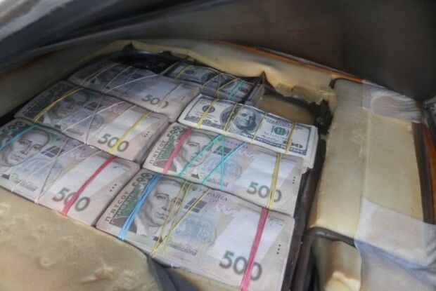 Із окупованого Донецька везли в еквіваленті 5 мільйонів гривень готівкою (Фото)