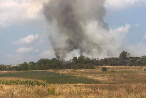 На Горохівщині чоловік повідомив у поліцію, що на село насувається дим