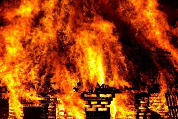 На Локачинщині і під Луцьком горіли хати  