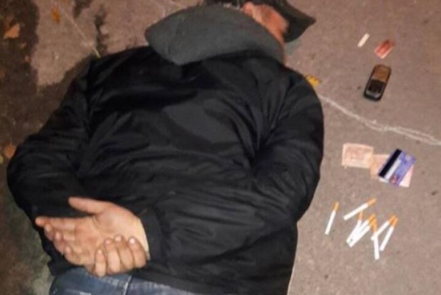 В'язні Рівненського СІЗО намагалися ниткою протягнути наркотики в камеру