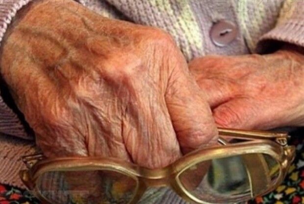Покарали псевдопрацівницю соцслужби, яка грабувала пенсіонерів на Волині