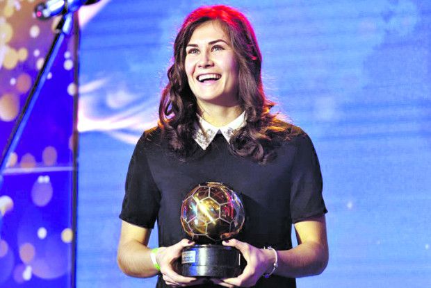 Уміє класно і борщ зварити, ​і гол забити