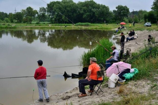 Унікальний турнір рибалок: в Ківерцях змагались сімейні команди