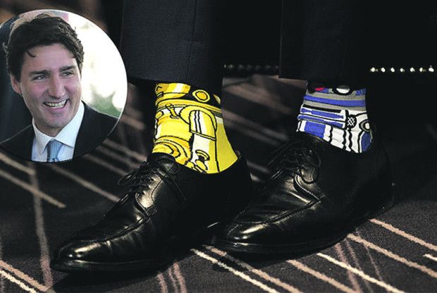 Не даруйте чоловікові шкарпетки — краще хай це зробить  ваша свекруха